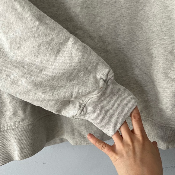 Levi's Crewneck Sweatshirt in Light Heather Gray - Picture 4 of 8